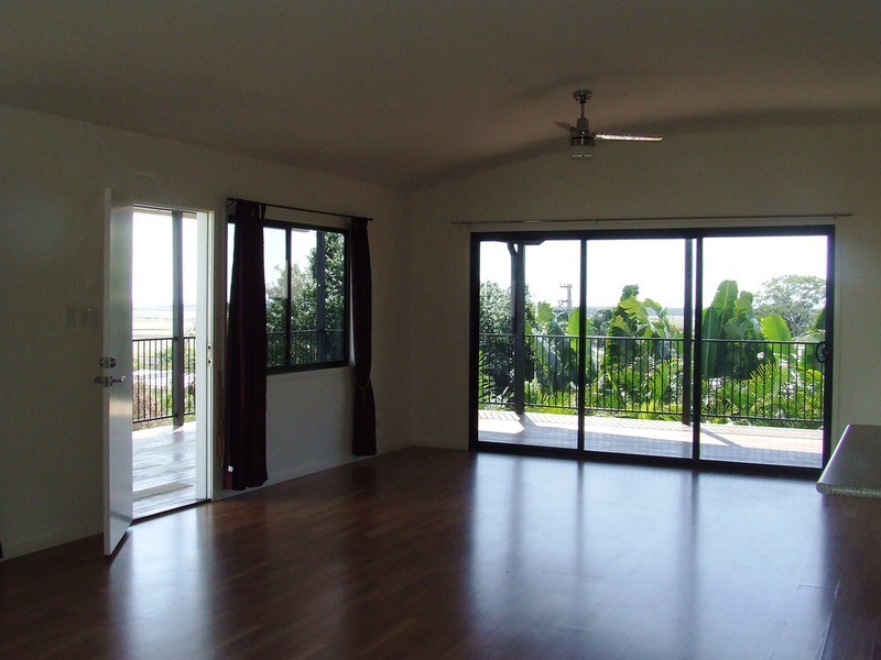42 Linden Crescent, Qunaba QLD 4670