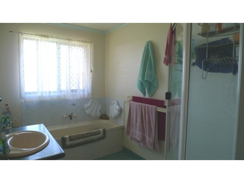 9 Pharlap Parade, Branyan QLD 4670