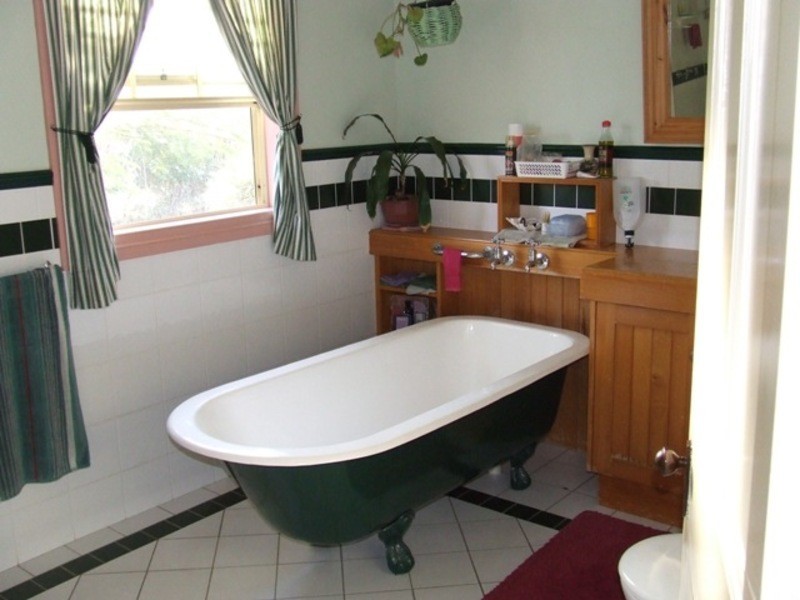15a Lovers Walk, Thabeban QLD 4670