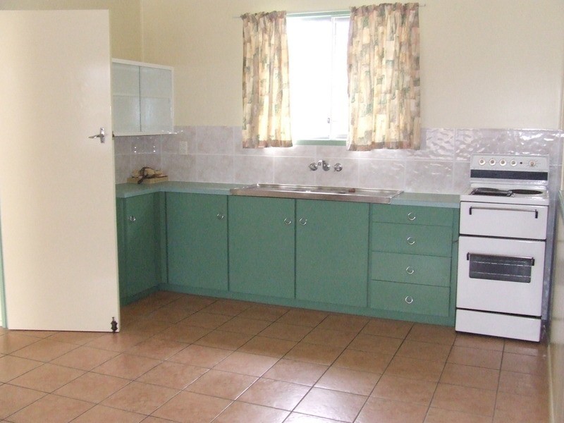 2/15 Robert Street, Bundaberg QLD 4670