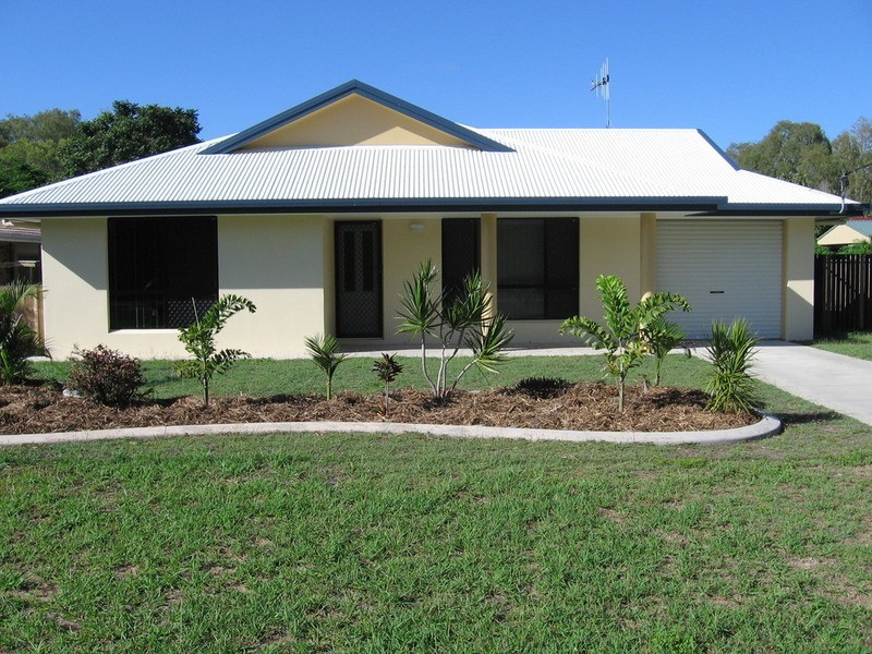 3 Club Avenue, Moore Park Beach QLD 4670