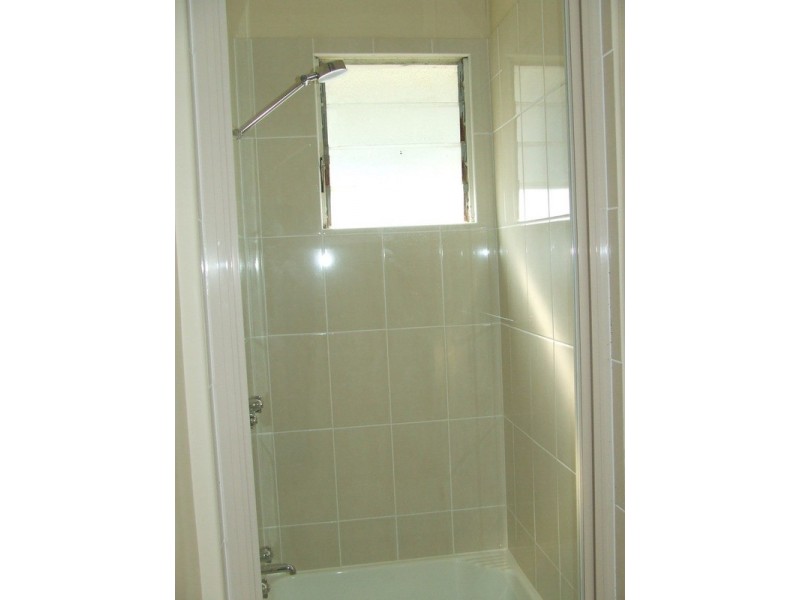 1/13 Dunkirk Street, Svensson Heights QLD 4670