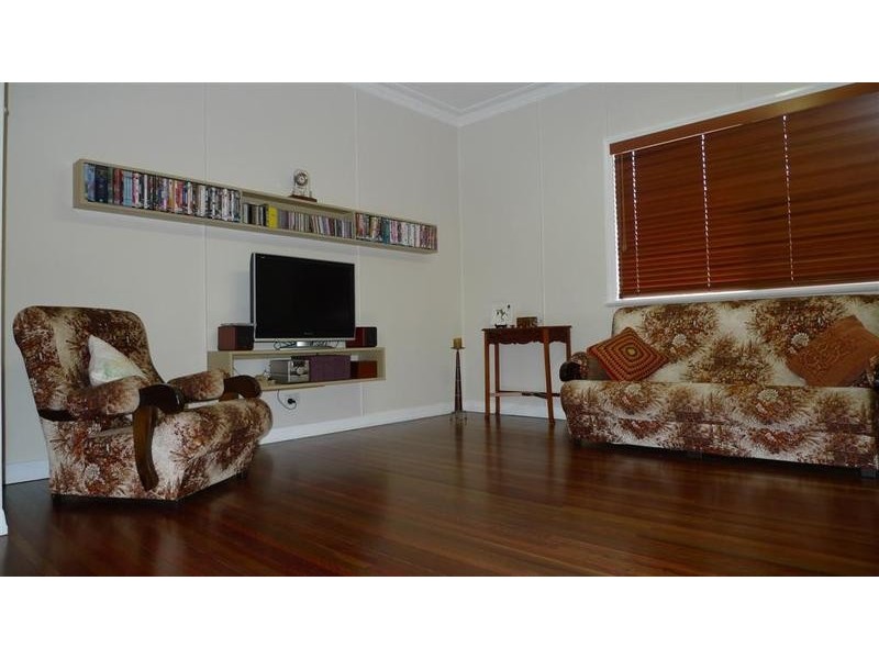 1 Walsh Street, Walkervale QLD 4670