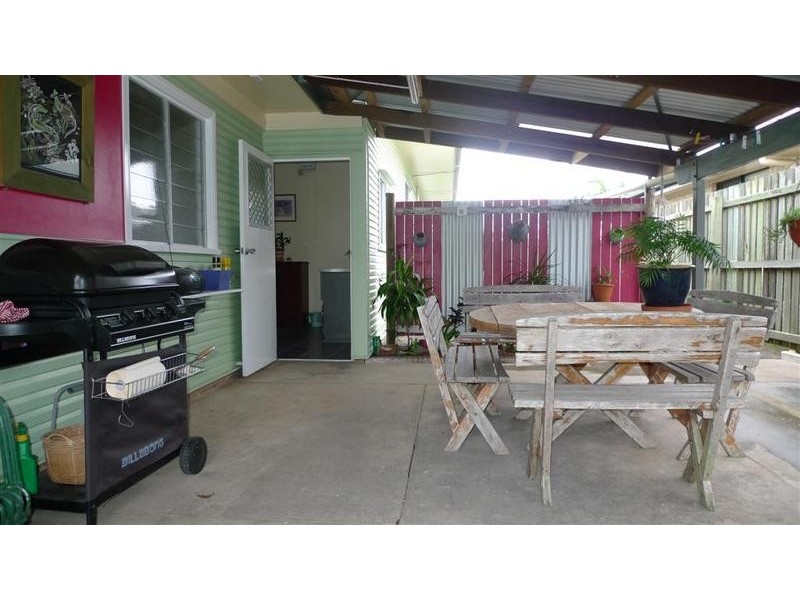 1 Walsh Street, Walkervale QLD 4670
