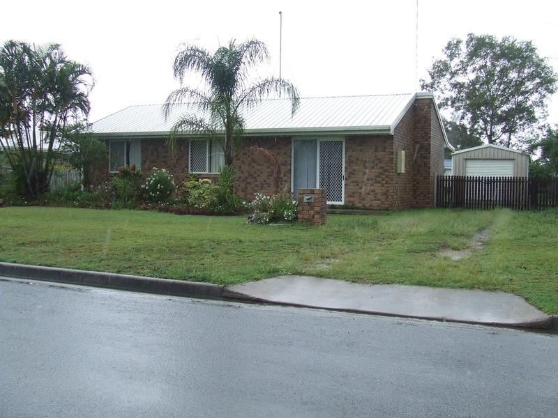 4 Dawn Parade, Thabeban QLD 4670