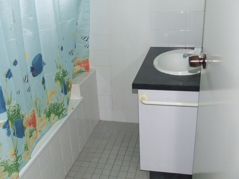 4 Dawn Parade, Thabeban QLD 4670