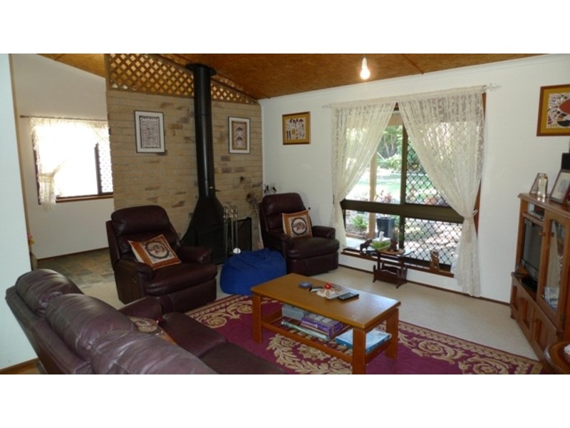 14 Double D Drive, Branyan QLD 4670