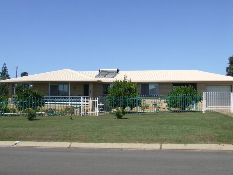 9 Hervey Street, Elliott Heads QLD 4670