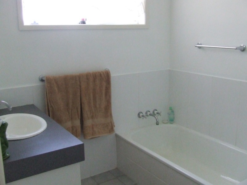 85 Pharlap Parade, Branyan QLD 4670