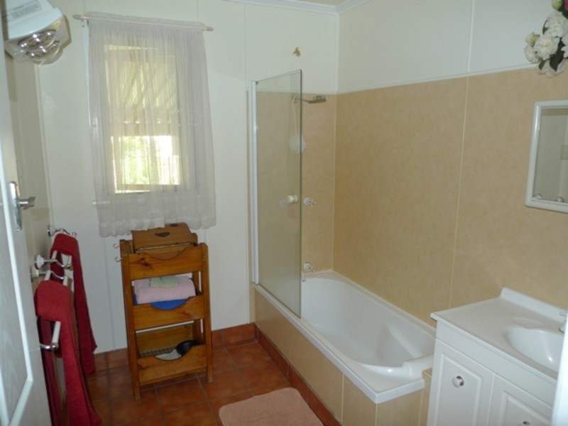 18 Theodore Street, Svensson Heights QLD 4670