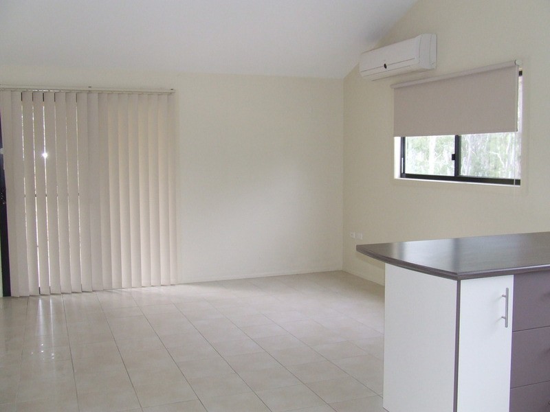 2/12 Elliott Street, Gin Gin QLD 4671