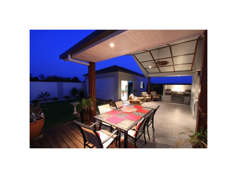 6 Golden Penda Court, Kalkie QLD 4670