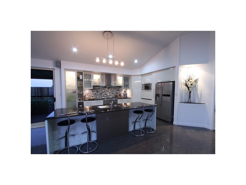 6 Golden Penda Court, Kalkie QLD 4670