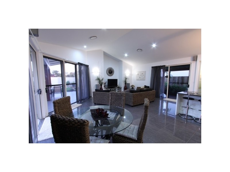 6 Golden Penda Court, Kalkie QLD 4670