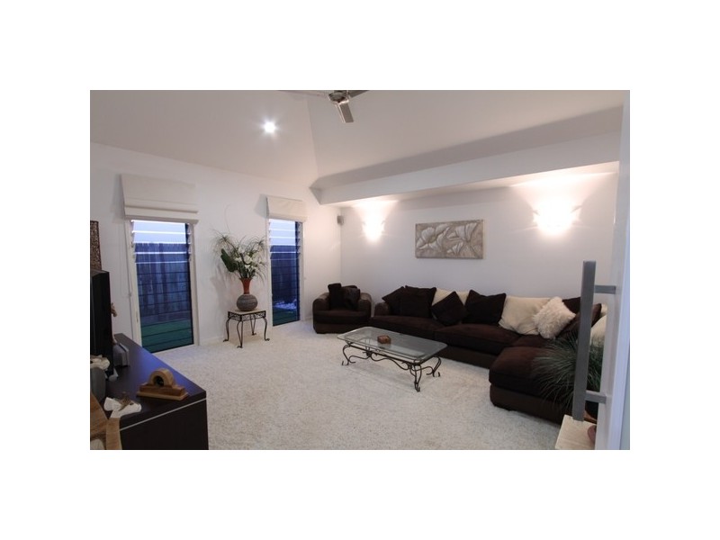 6 Golden Penda Court, Kalkie QLD 4670