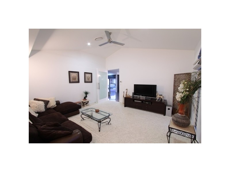 6 Golden Penda Court, Kalkie QLD 4670
