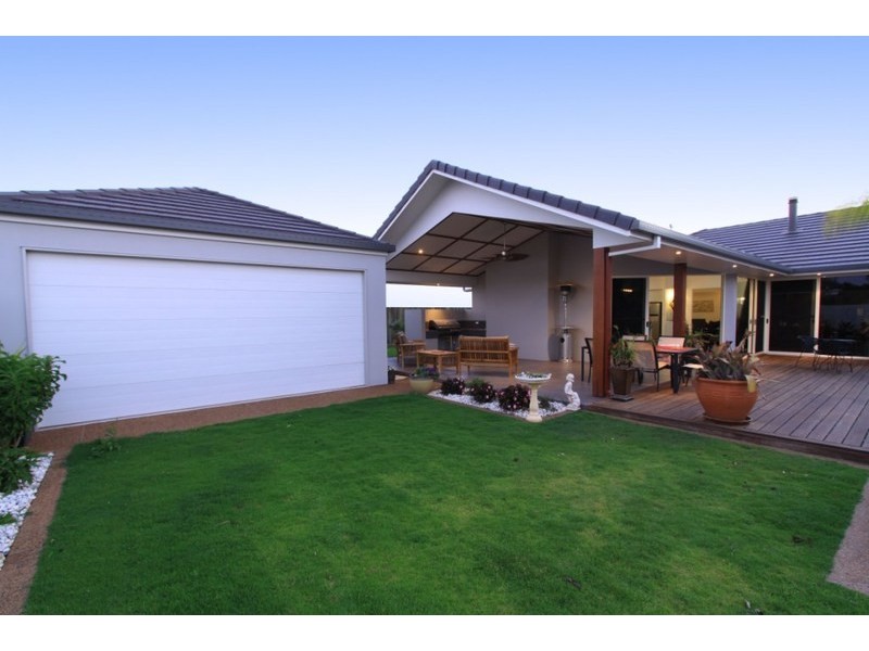 6 Golden Penda Court, Kalkie QLD 4670