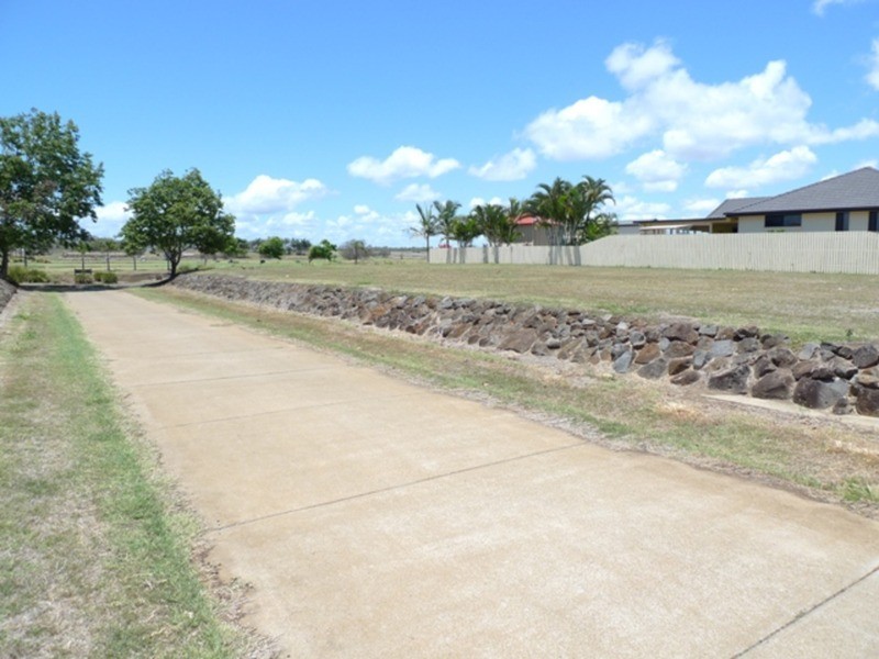 190 Barolin Esplanade, Coral Cove QLD 4670