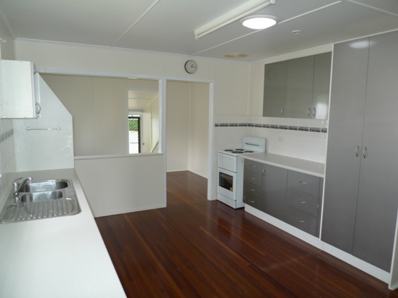 12 Nott Street, Walkervale QLD 4670