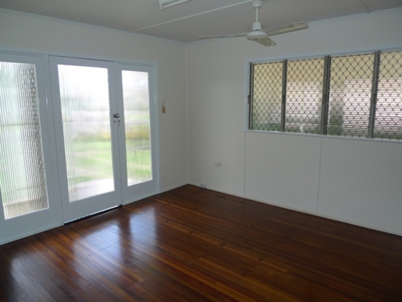 12 Nott Street, Walkervale QLD 4670