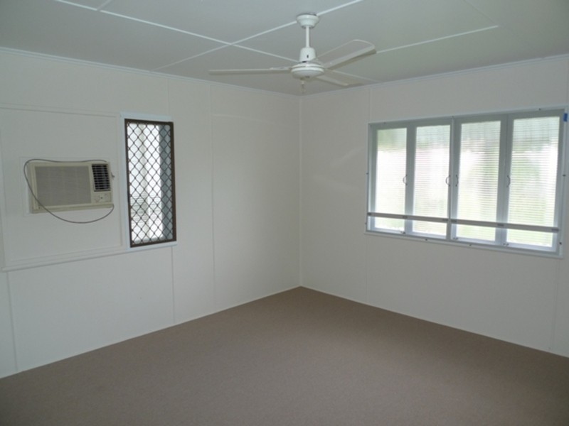 12 Nott Street, Walkervale QLD 4670