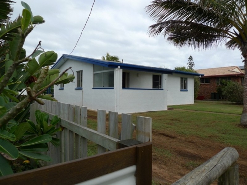 29 Sea Esplanade, Burnett Heads QLD 4670