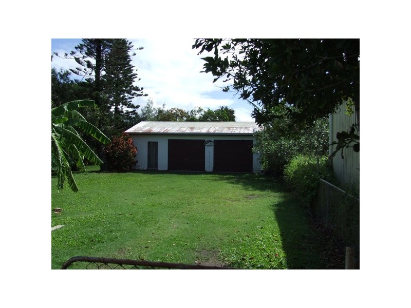 12 Bathurst Street, Elliott Heads QLD 4670