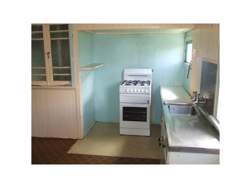 12 Bathurst Street, Elliott Heads QLD 4670