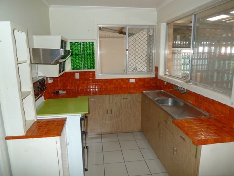 527 Gin Gin Road, Oakwood QLD 4670