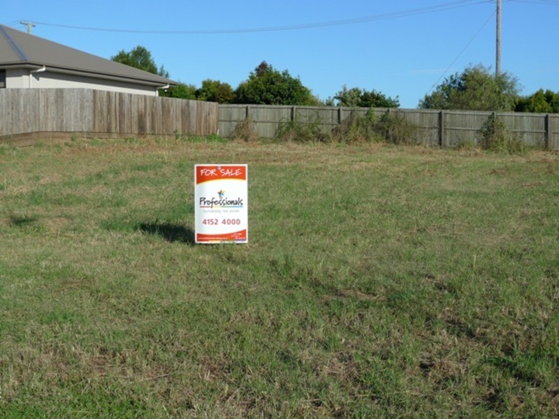 16 Gill Place, Kalkie QLD 4670