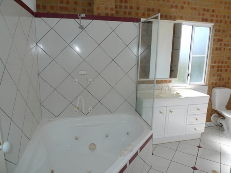 14 Price Street, Kensington QLD 4670