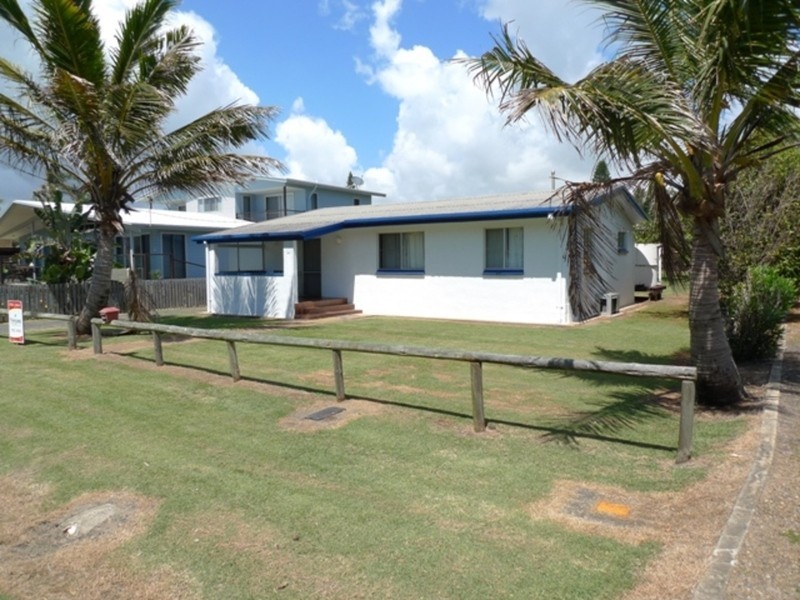 29 Sea Esplanade, Burnett Heads QLD 4670