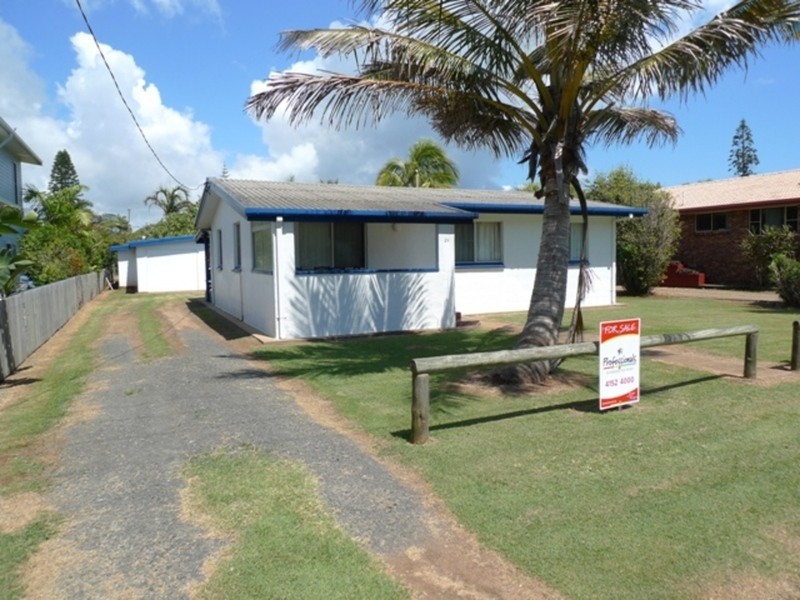 29 Sea Esplanade, Burnett Heads QLD 4670