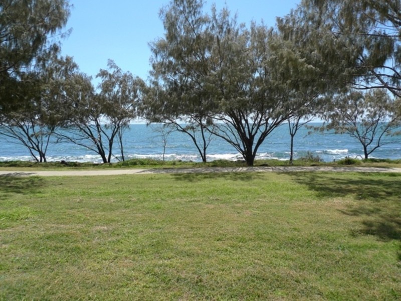 29 Sea Esplanade, Burnett Heads QLD 4670