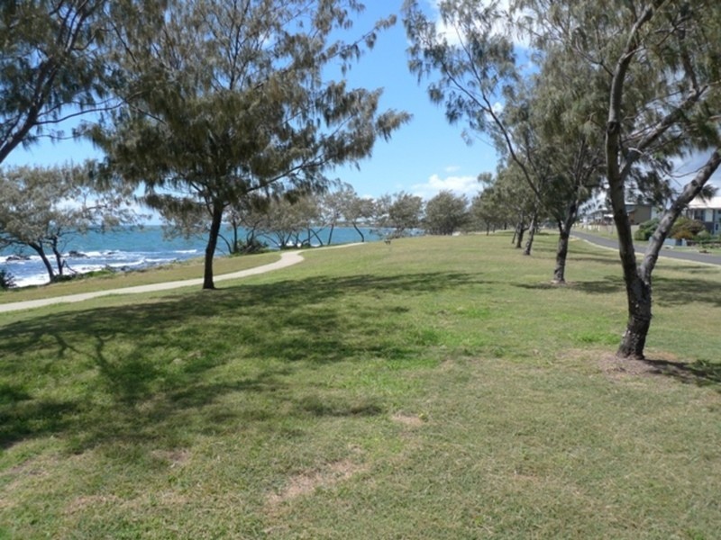 29 Sea Esplanade, Burnett Heads QLD 4670