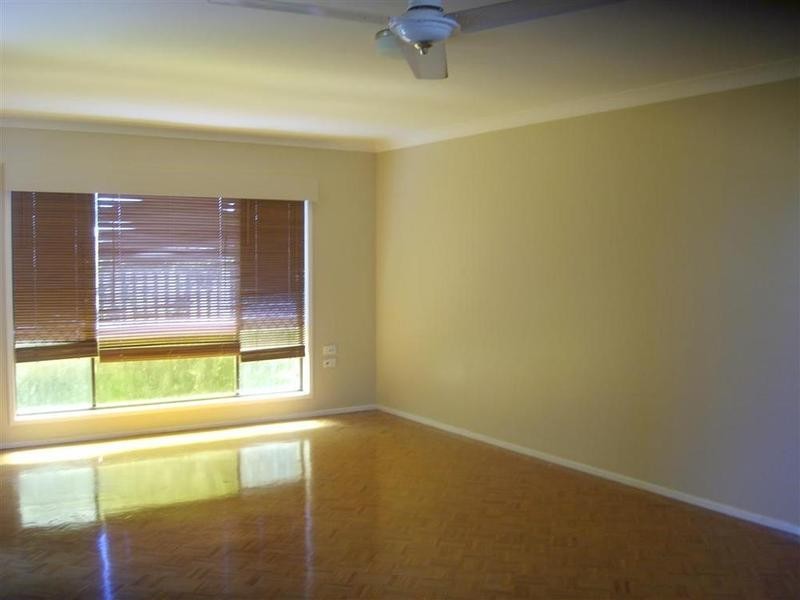 27 Lovejoy Street, Avenell Heights QLD 4670