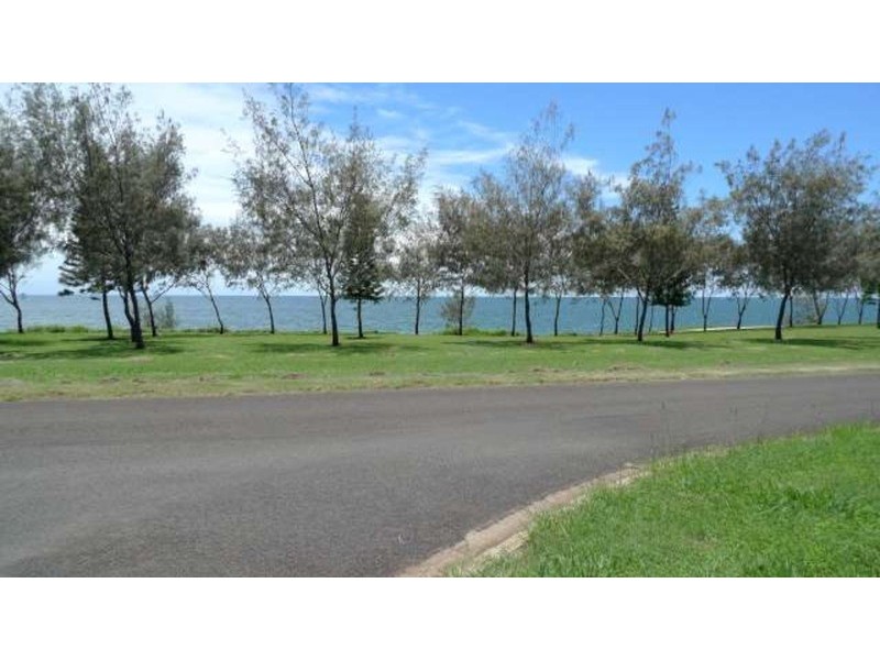 1 Corolla Street, Elliott Heads QLD 4670