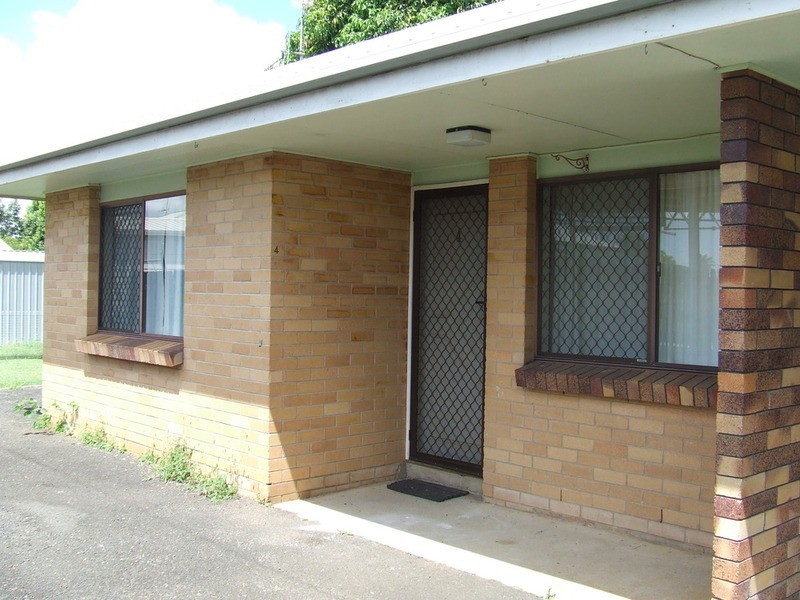 4/11 Coomber Street, Svensson Heights QLD 4670