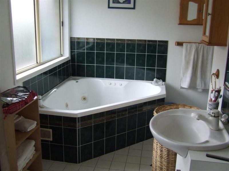 30 Barlow Street, Bundaberg North QLD 4670