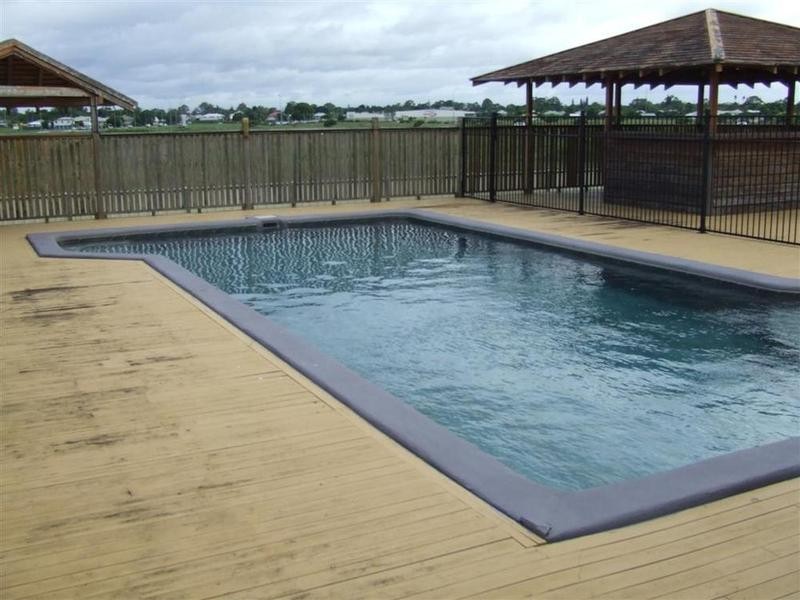 30 Barlow Street, Bundaberg North QLD 4670