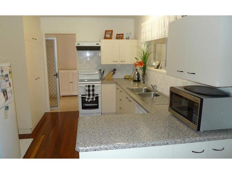 73 Dunn Road, Avenell Heights QLD 4670