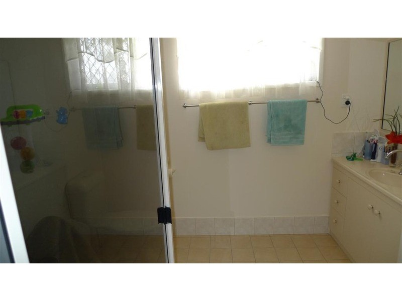 73 Dunn Road, Avenell Heights QLD 4670