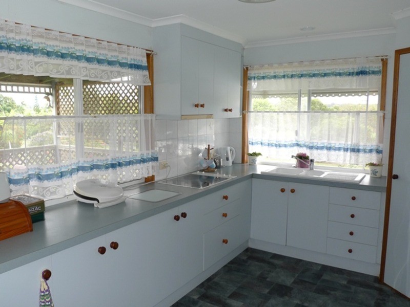 27 Mark Road, Branyan QLD 4670