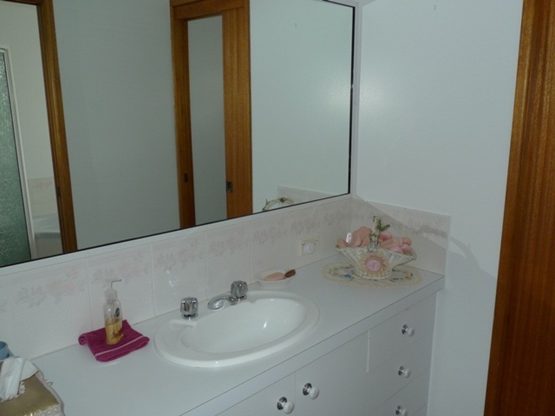 27 Mark Road, Branyan QLD 4670