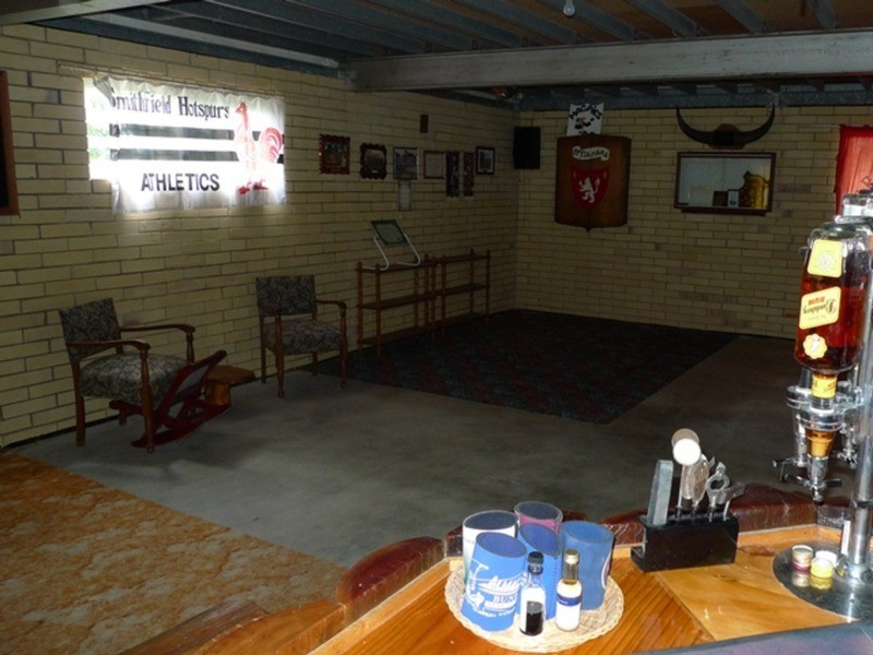 27 Mark Road, Branyan QLD 4670