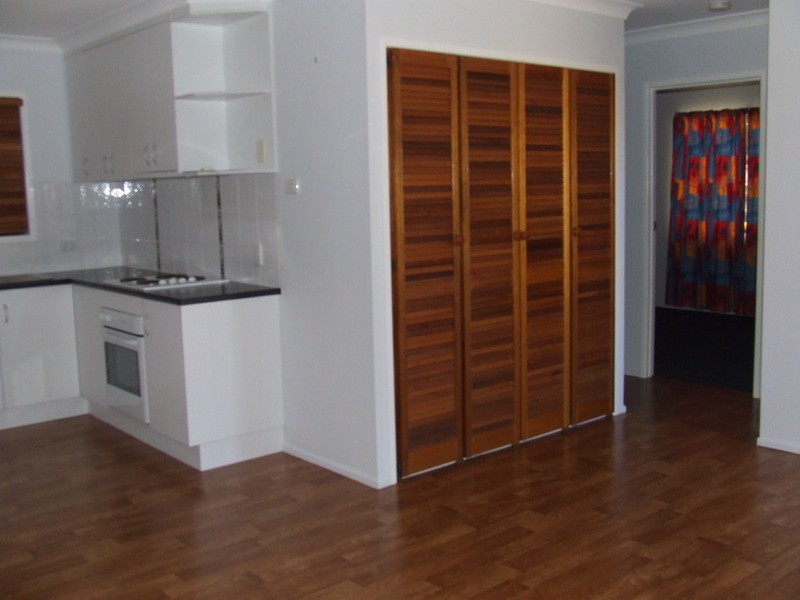 1/13 Cox Crescent, Millbank QLD 4670