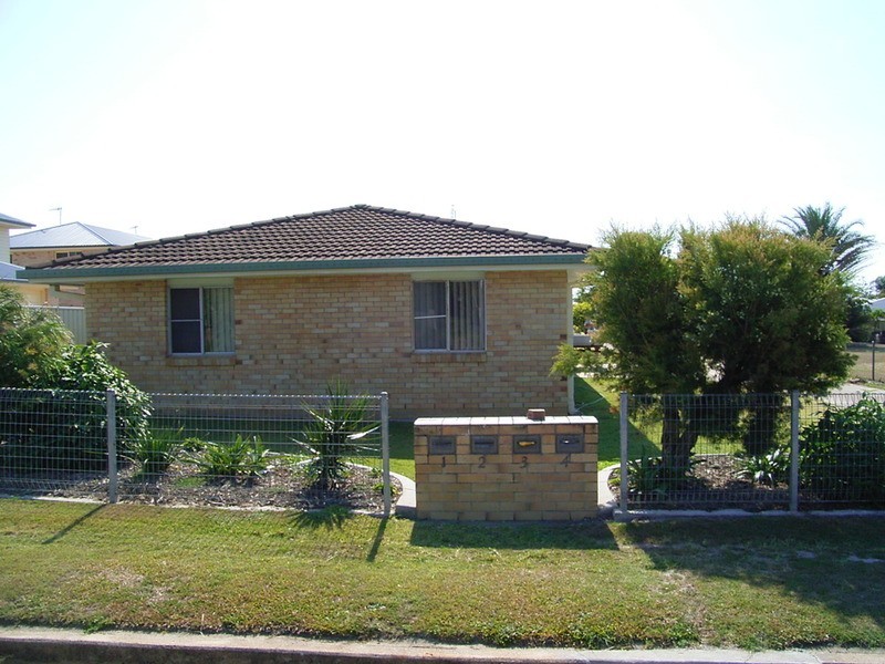 1-4/11 Robert  Street, Bundaberg South QLD 4670