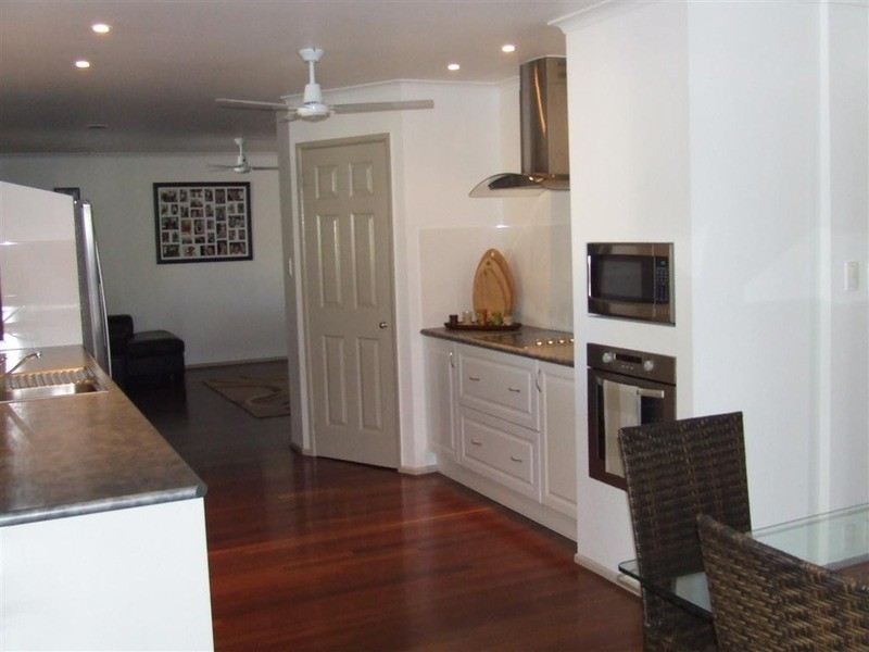 15 Houston  Drive, Avoca QLD 4670