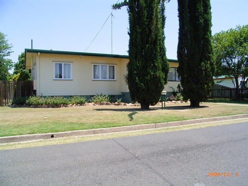 27 Macleod  Street, Bundaberg West QLD 4670