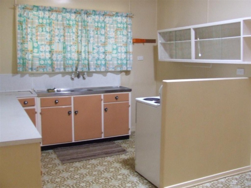 27 Macleod  Street, Bundaberg West QLD 4670